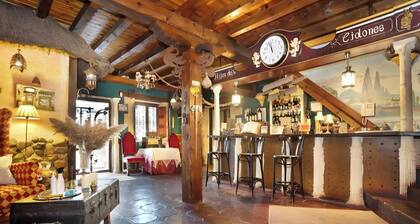 Suite 4 with Mountain Views, Shared Terrace, and Wi-Fi