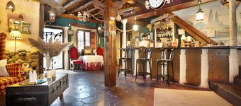 Suite 6 with Mountain Views, Shared Terrace, and Wi-Fi