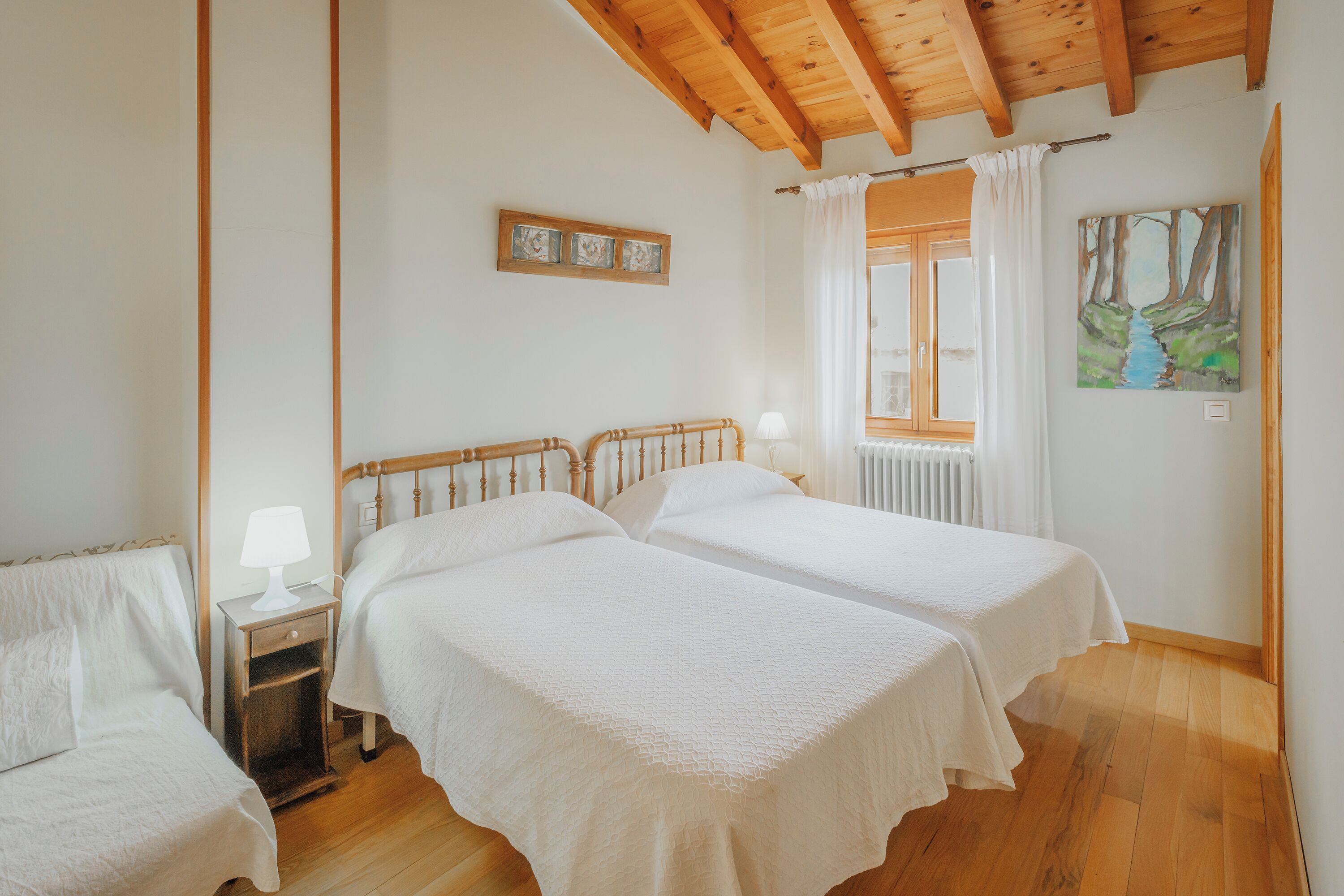 5 chambres, fer et planche à repasser, Wi-Fi gratuit, draps fournis