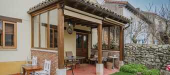 Country House 'El Hidalgo' with Mountain Views, Private Garden and Wi-Fi