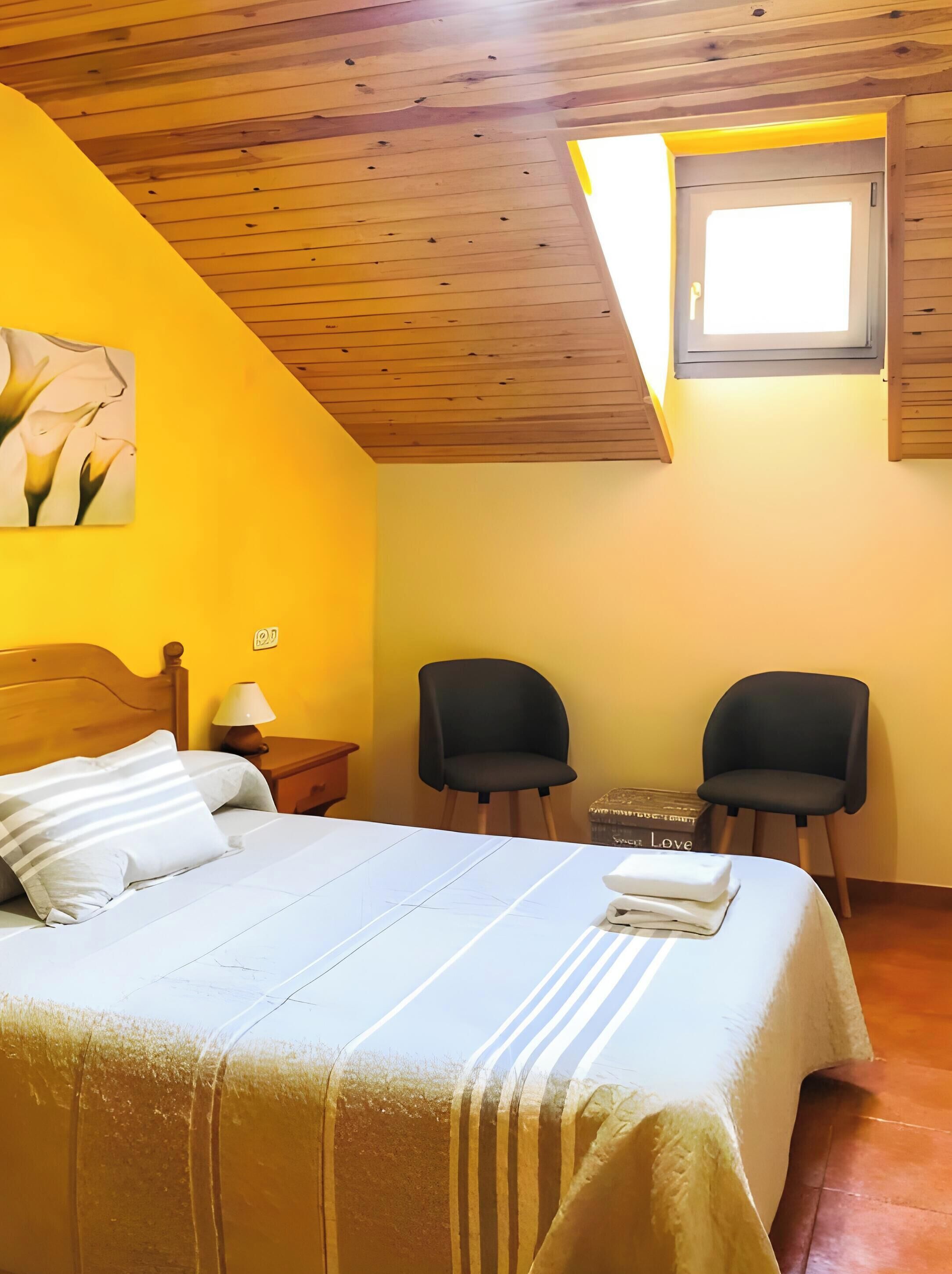 4 dormitorios, tabla de planchar con plancha, wifi gratis y ropa de cama