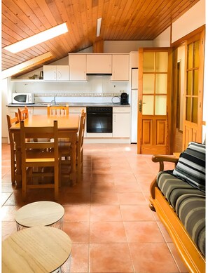 Interior - Apartment 'Yerga' with Wi-Fi (Tella)