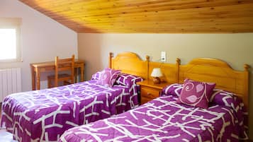 Fer et planche Ă repasser, Wi-Fi gratuit, draps fournis