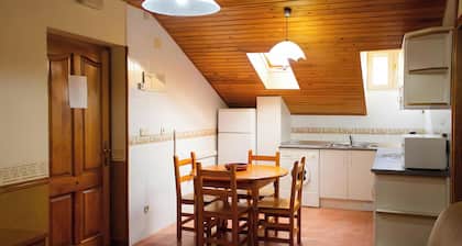 Apartment 'Santa Justa' with Mountain View, Wi-Fi and Air Conditioning
