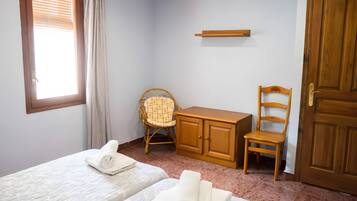 1 室のベッドルーム、アイロン / アイロン台、WiFi (無料)、ベッドシーツ