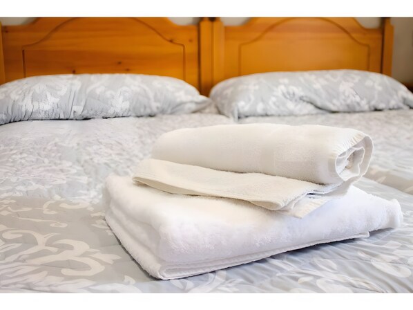 1 chambre, fer et planche à repasser, accès au Wi-Fi (inclus)