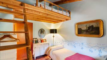 2 室のベッドルーム、WiFi (無料)、ベッドシーツ