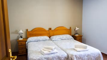 1 slaapkamer, een strijkplank/strijkijzer, gratis wifi, beddengoed