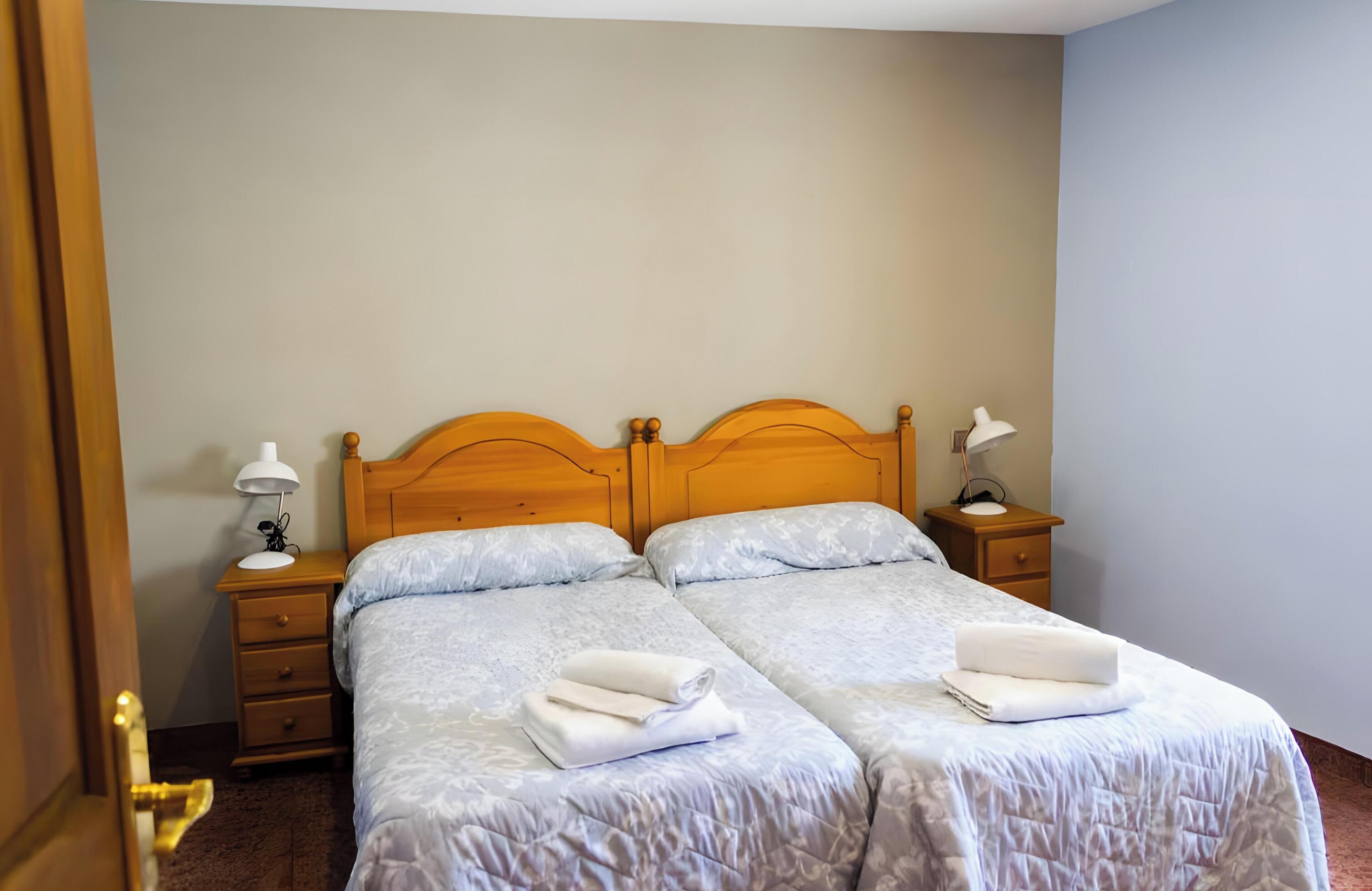 1 slaapkamer, een strijkplank/strijkijzer, gratis wifi, beddengoed