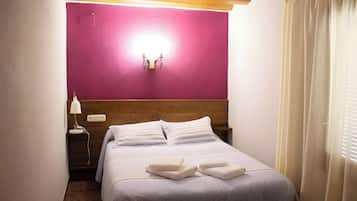 1 chambre, fer et planche à repasser, Wi-Fi gratuit, draps fournis