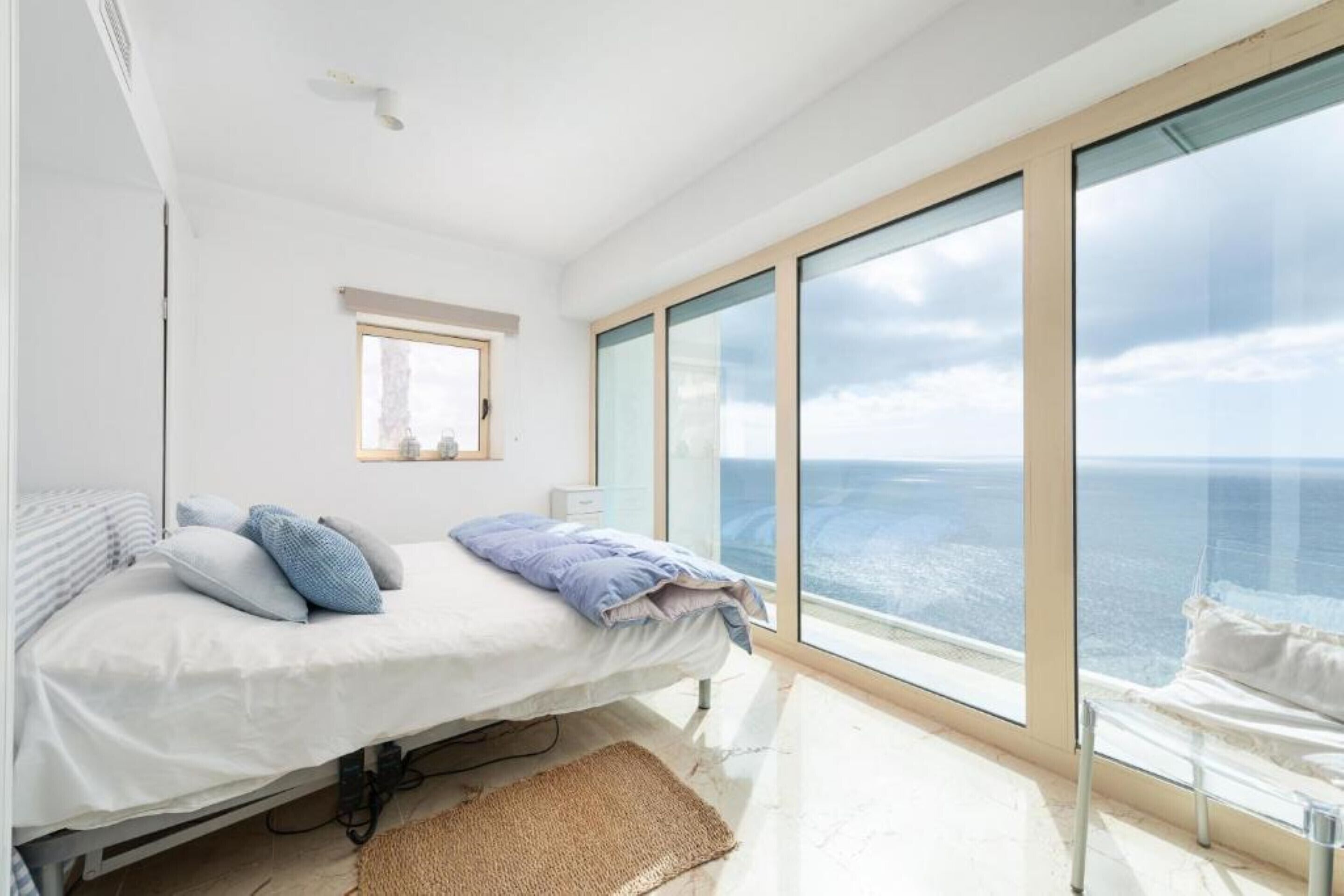 4 chambres, fer et planche à repasser, Wi-Fi gratuit, draps fournis