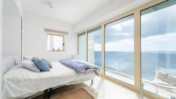 4 chambres, fer et planche à repasser, Wi-Fi gratuit, draps fournis