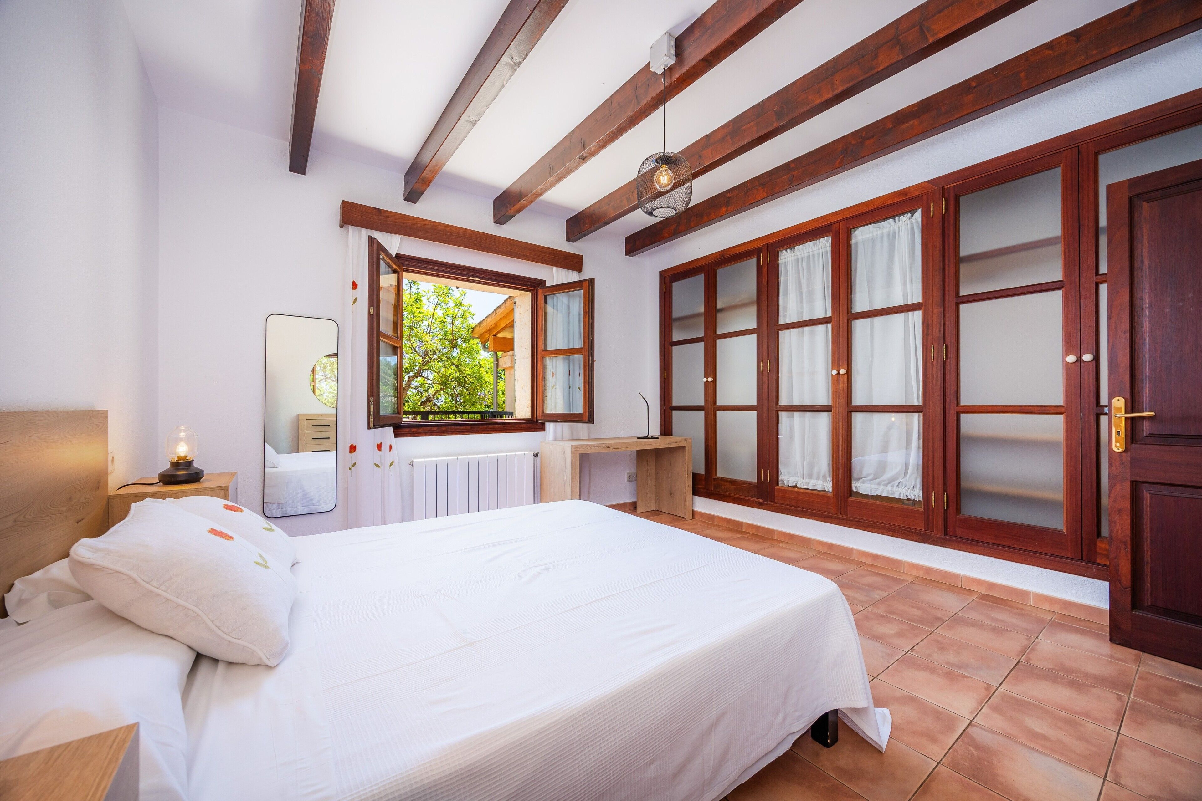 5 Schlafzimmer, Bügeleisen/Bügelbrett, kostenloses WLAN, Bettwäsche