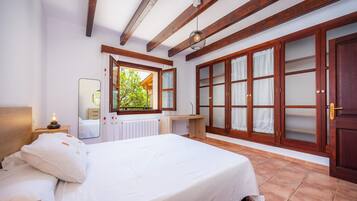 5 Schlafzimmer, Bügeleisen/Bügelbrett, kostenloses WLAN, Bettwäsche