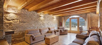 Country House 'La Serra' with Mountain View, Private Pool and Wi-Fi