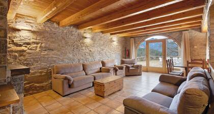 Maison de campagne "La Serra" avec vue sur les montagnes, piscine privée et Wi-Fi