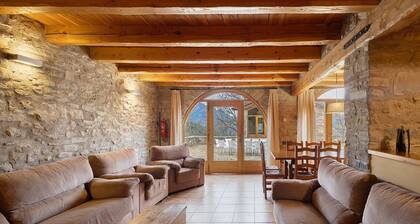 Maison de campagne "La Serra" avec vue sur les montagnes, piscine privée et Wi-Fi