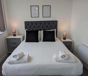 1 habitación, tabla de planchar con plancha, wifi y ropa de cama 