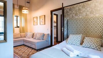 8 bedrooms, free WiFi, bed sheets