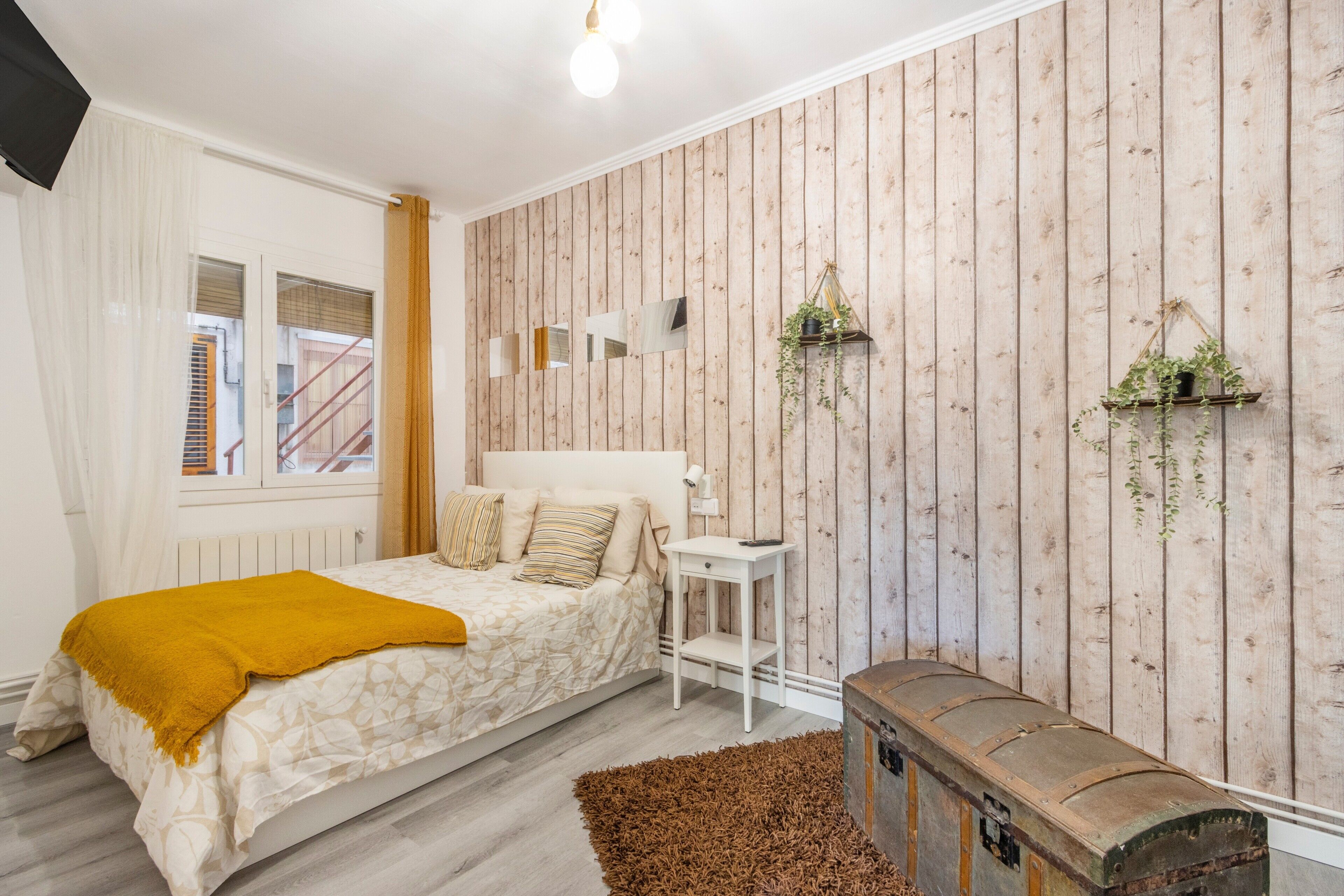 3 makuuhuonetta, silitysrauta/-lauta, ilmainen Wi-Fi, vuodevaatteet