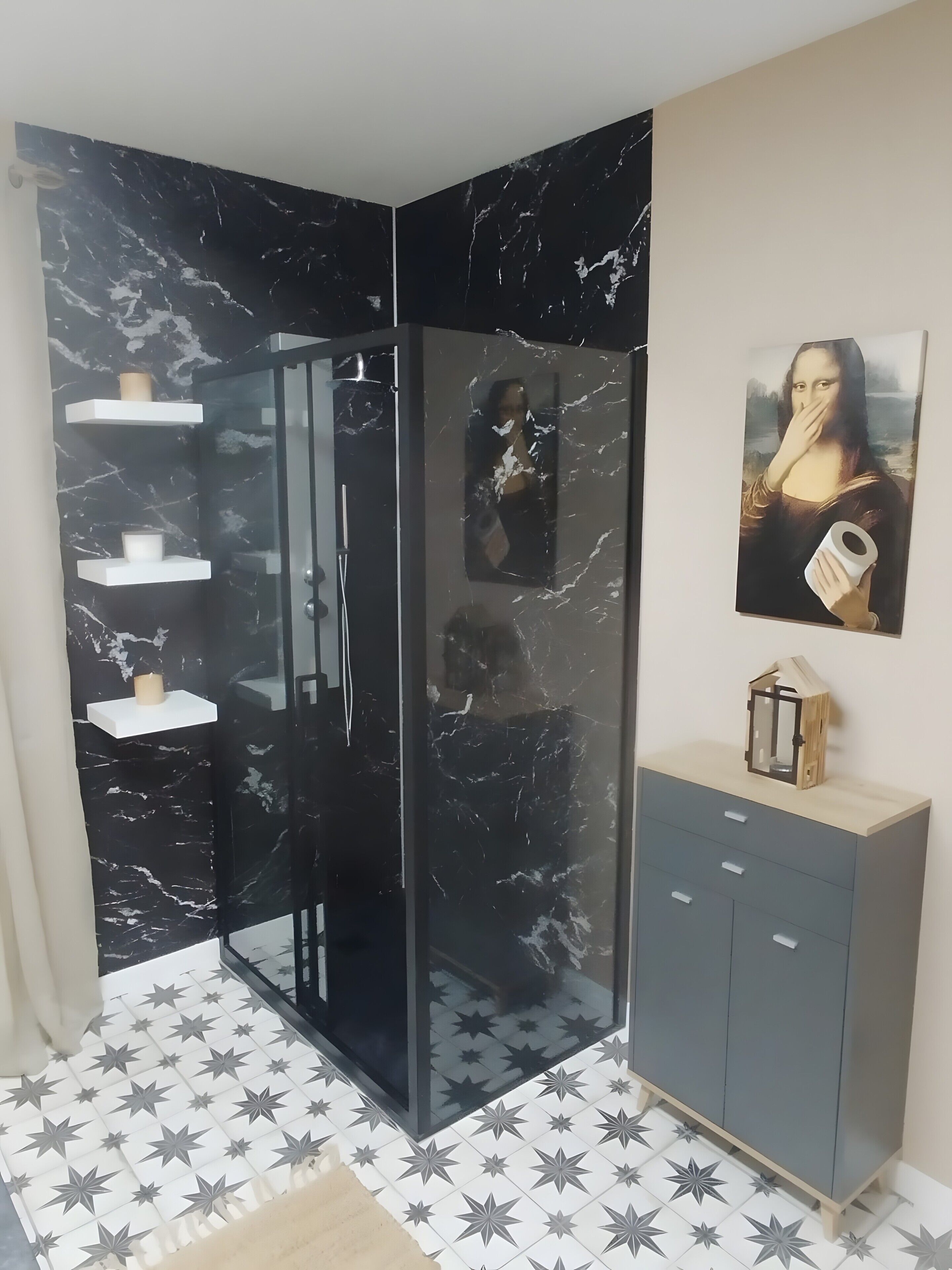 Dusche, Haartrockner, Handtücher
