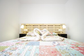 3 chambres, fer et planche à repasser, Wi-Fi gratuit, draps fournis