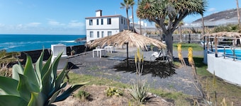 Apartment 'La Bayana - 1' with Sea View, Shared Pool and Wi-Fi