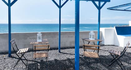 Apartment 'La Bayana - 4' with Sea View, Shared Pool and Wi-Fi