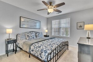 3 bedrooms, desk, WiFi, bed sheets - Rising Sun Bay View Cottage W/ Beach Views! (Chesapeake Beach)