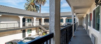 La Mirage Inn - Long Beach