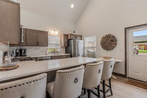 Fridge, microwave, oven, stovetop - Pet Friendly Bungalow in heart of Dover Bay sleeps up to 8 (Dover)