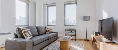 Una televisión, un reproductor estéreo