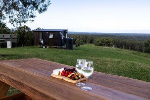 Outdoor dining - Amaroo One by Tiny Away (Minimbah)