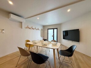 Dining - Vibrant 1BR, Downtown, Shopping & Dining Nearby 11 (Hiroshima)