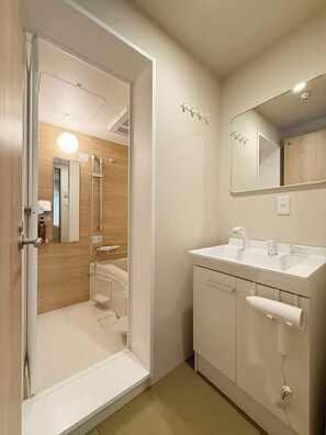 Shower, hair dryer, towels - 2BR, 2 Baths | Vibrant Stay Near Downtown Shops 41 (Hiroshima)