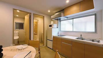 Fridge, microwave, cookware/dishes/utensils