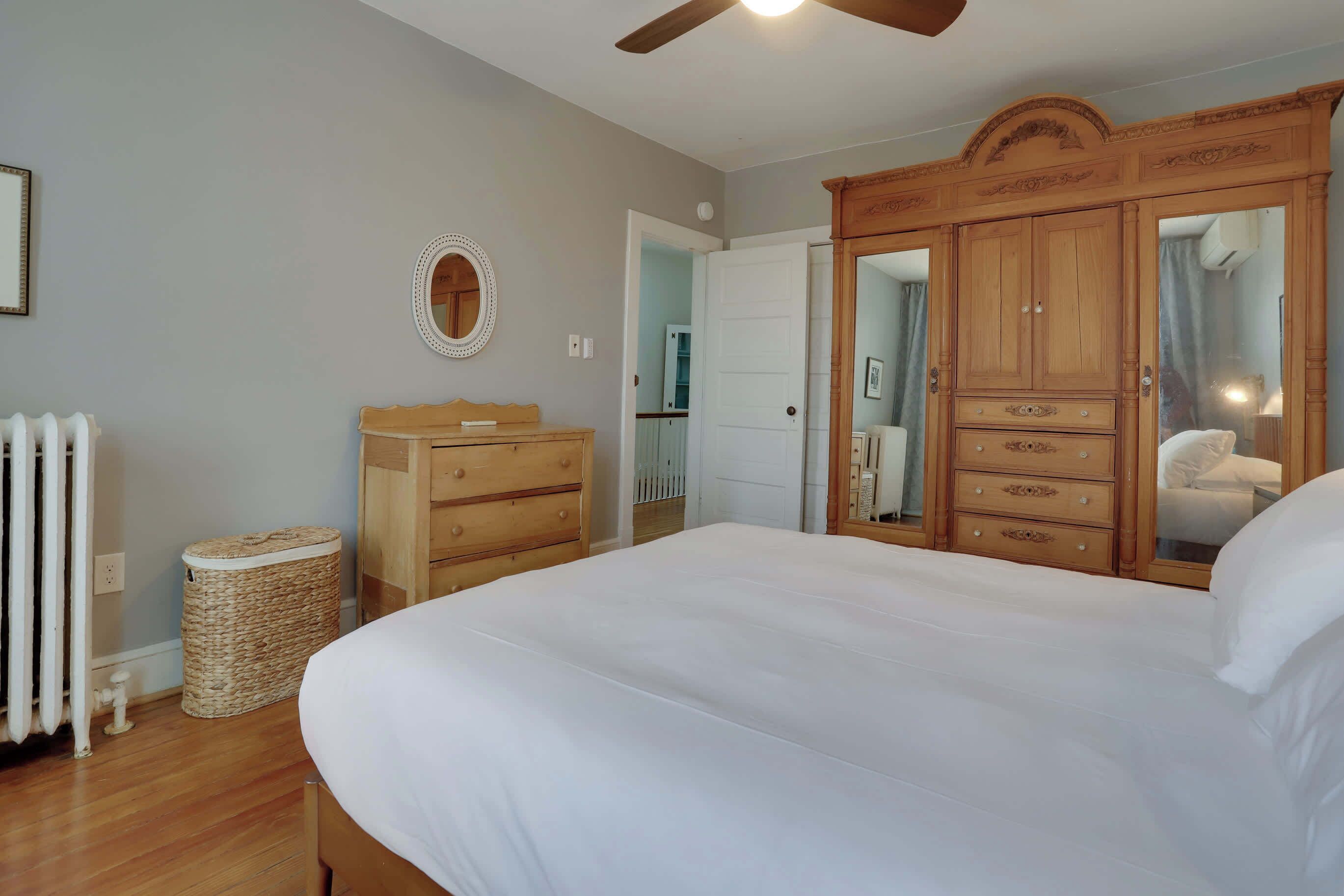 Schreibtisch, Bügeleisen/Bügelbrett, WLAN, Bettwäsche