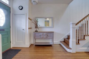 Interior - Sojourn Unique Cap. Hill Home 4 min Walk to Metro (District of Columbia)