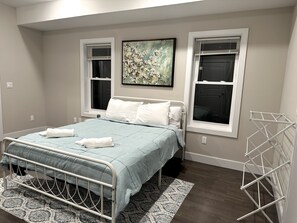 3 chambres, fer et planche à repasser