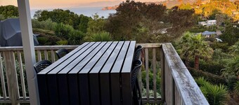 Elevated escape in the heart of Onetangi