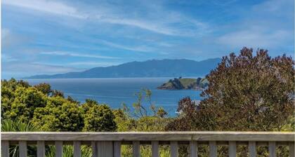 Elevated escape in the heart of Onetangi