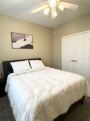 4 bedrooms, iron/ironing board, WiFi, bed sheets