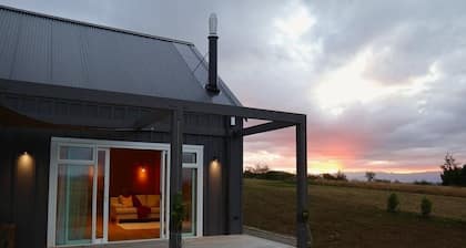 Beautiful Wairarapa views, short drive to all Martinborough has to offer