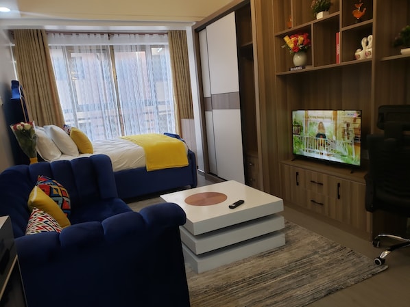 浪漫開放式套房, 城市景觀 | 筆電工作空間、遮光布/窗簾、隔音、熨斗/熨衣板