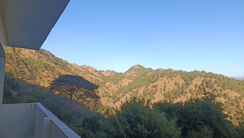 Babaji's Cave-Spiritual Connection,  Rural Experience, Comfortable Stay, Family