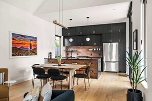 Dining - South 1st St Hideaway | 2BR | Patio | DT ATX (Austin)