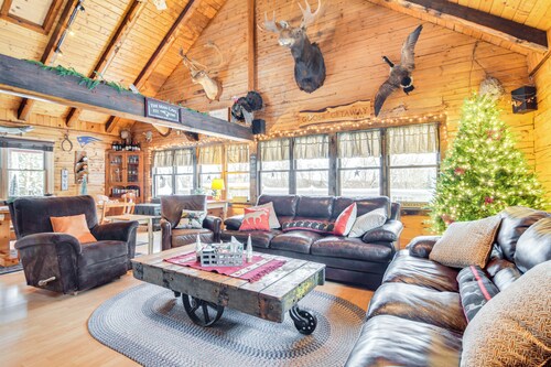 Deck & Fire Pit: Secluded Cabin Near Lake Francis!