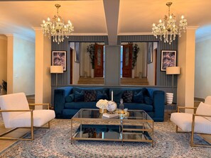 Unclassified image, 3 of 10, button