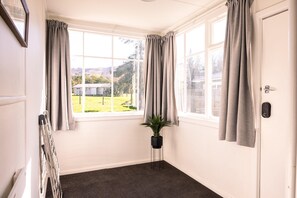 Interior - Hill View, Burkes Pass (Burkes Pass)
