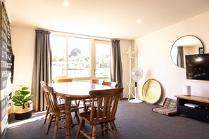 Dining - Hill View, Burkes Pass (Burkes Pass)